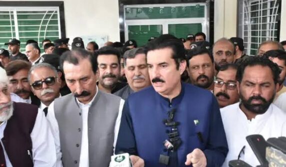 خیبر پختونخوا میں ایمرجنسی اور گورنر راج ایک ساتھ نافذ کرنے کا فیصلہ